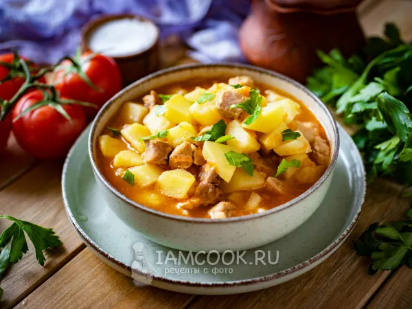 Фото блюда: Тушеная картошка с мясом в мультиварке Редмонд