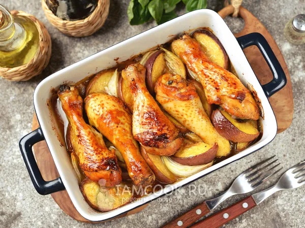 Фото готового блюда: Курица с персиками в духовке