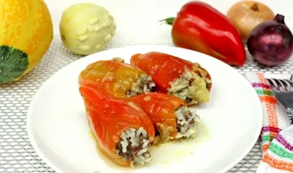Фото блюда: Перцы, фаршированные мясом и рисом, в мультиварке