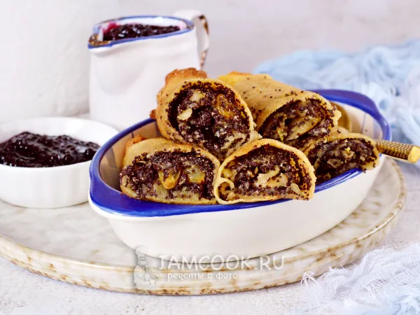 Фото готового блюда: Блинчики с маковой начинкой