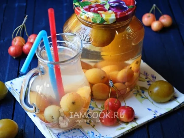 Фото блюда: Компот из ранеток и слив на зиму