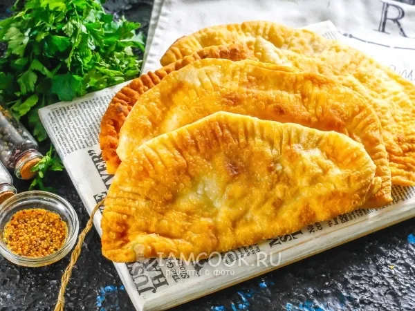 Фото блюда: Чебуреки с пузырьками из теста на кефире