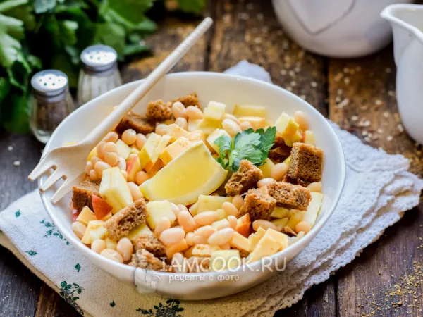 Фото готового блюда: Салат с фасолью и яблоком