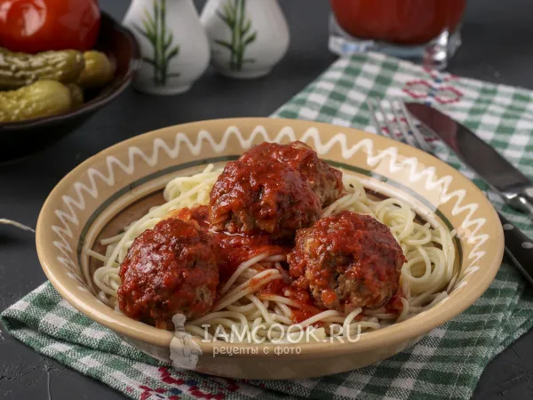 Фото готового блюда: Тефтели с булгуром в томатном соусе