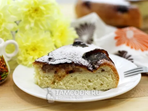 Фото готового блюда: Пирог с консервированными персиками