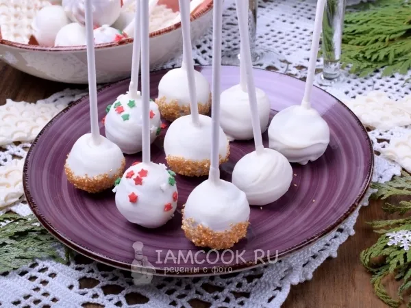 Фото блюда: Медовые кейк-попсы (из медовых коржей)