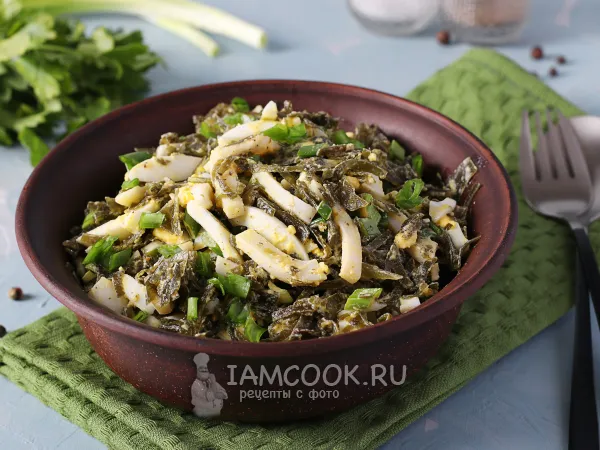 Фото блюда: Салат с кальмарами, морской капустой и яйцом