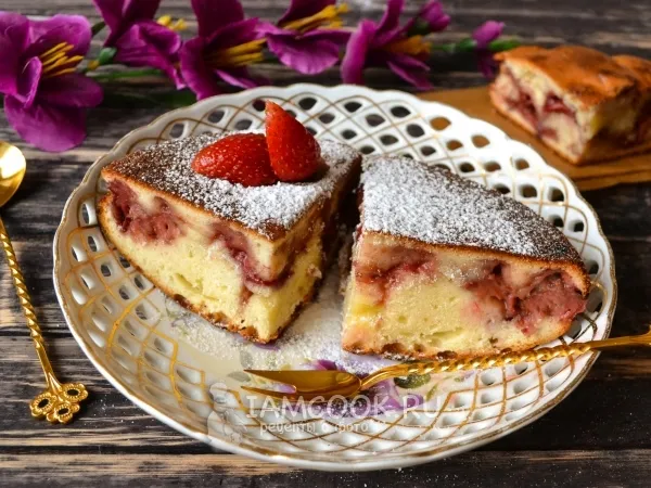 Фото блюда: Заливной пирог с клубникой