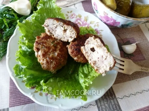 Фото блюда: Мясные зразы с начинкой из курицы