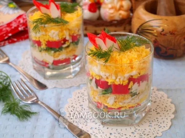 Фото готового блюда: Салат с крабовыми палочками и огурцом