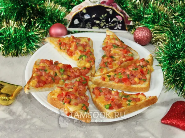 Фото готового блюда: Горячие бутерброды на Новый год