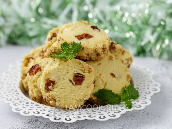 Фото готового блюда: Печенье с курагой и орехами