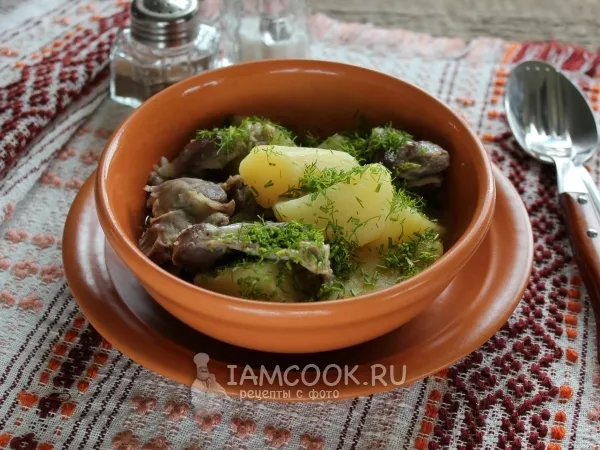 Фото блюда: Тушеные куриные желудки с картошкой