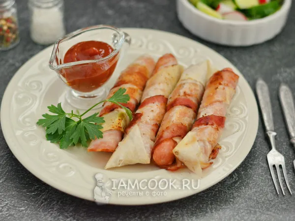 Фото блюда: Сосиски в лаваше с беконом