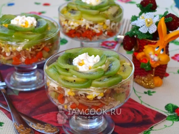 Фото блюда: Салат с киви и курицей