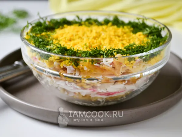 Фото готового блюда: Салат «Мимоза» с крабовыми палочками и яблоком