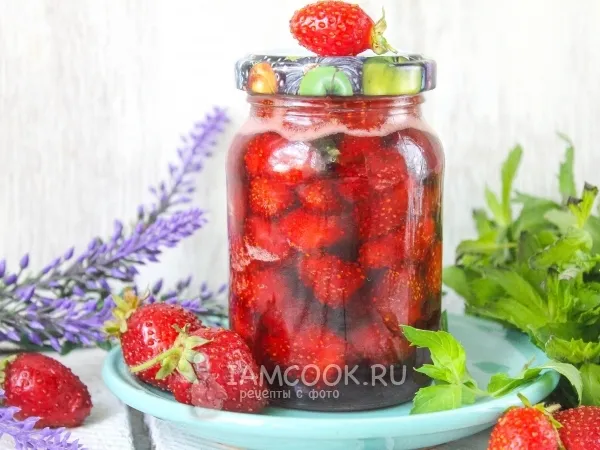 Фото блюда: Клубника в собственном соку на зиму