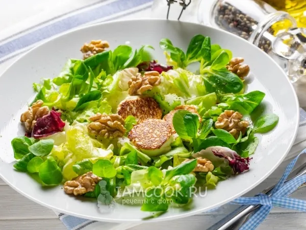 Фото блюда: Салат с жареным сыром