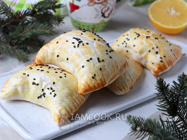 Фото готового блюда: Слойки с апельсином (из готового слоеного теста)