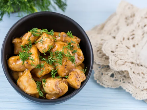 Фото готового блюда: Куриная грудка в соевом соусе с мёдом