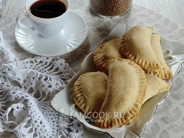 Фото готового блюда: Пирожки с картошкой из песочного теста