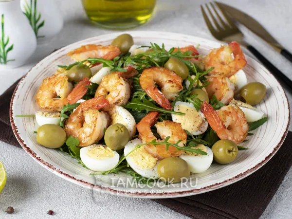 Фото готового блюда: Салат с креветками и перепелиными яйцами