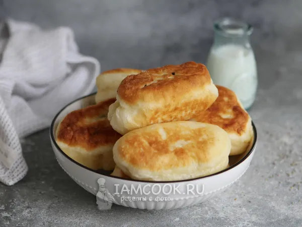 Фото готового блюда: Пирожки с зеленью и сыром