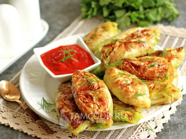 Фото готового блюда: Пирожки без теста (в капустных листьях)