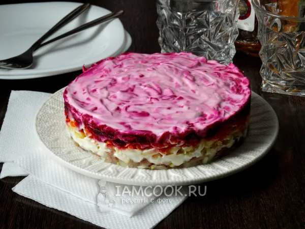 Фото блюда: «Селедка под шубой» с копченой селедкой