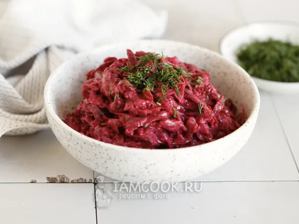 Фото блюда: Салат из вареной свеклы с творожным сыром