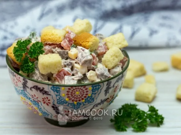 Фото блюда: Салат с говядиной, помидорами и сыром