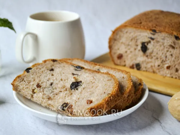 Фото готового блюда: Хлеб с сухофруктами и орехами в хлебопечке