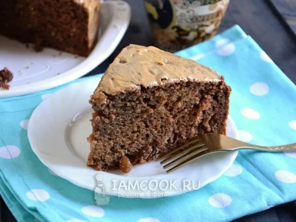 Фото готового блюда: Шоколадный кекс с изюмом и ореховой глазурью