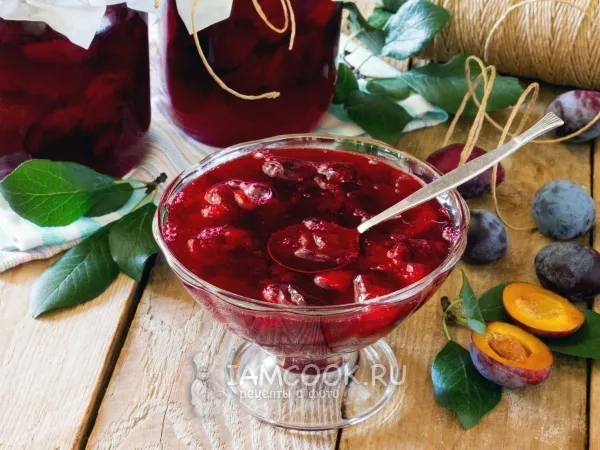 Фото готового блюда: Сливы в собственном соку на зиму