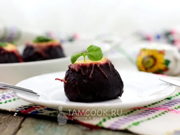 Фото готового блюда: Свекла запечённая в духовке в фольге