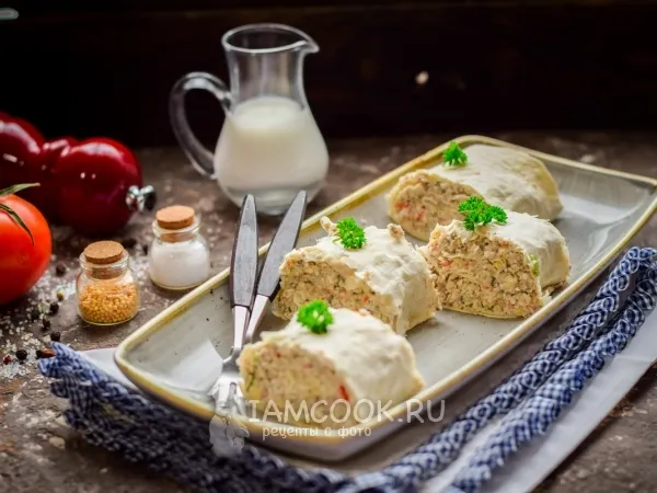 Фото готового блюда: Рулет из лаваша с крабовыми палочками и грибами