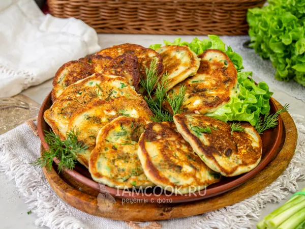 Фото готового блюда: Ленивые ПП пирожки с яйцом и луком (оладьи)