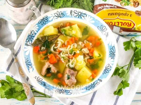 Фото готового блюда: Суп с «Роллтоном»