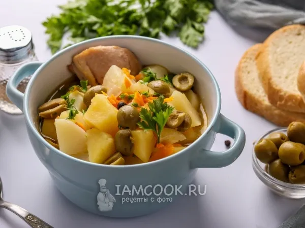 Фото блюда: Куриный суп с манной крупой и оливками