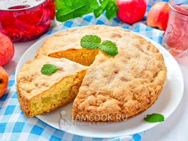 Фото блюда: Шарлотка с рисом и яблоками