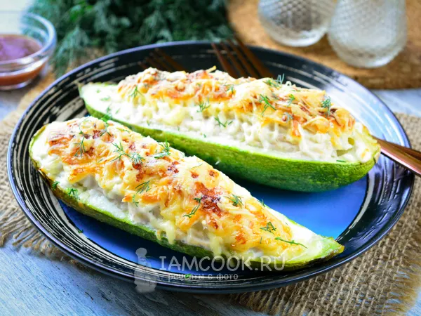 Фото блюда: Лодочки из кабачков с куриным фаршем в духовке