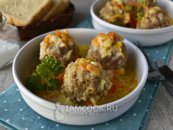 Фото готового блюда: Ежики с рисом и фаршем с подливкой