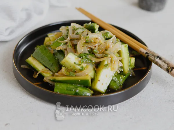 Фото блюда: Огурцы с жареным луком