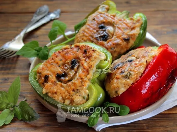 Фото готового блюда: Фаршированный перец с куриным фаршем (без риса)