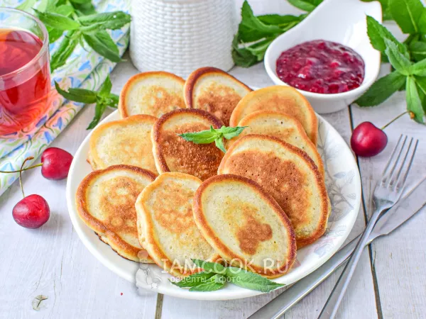 Фото блюда: Пышные оладьи на кефире (на 500 мл кефира)