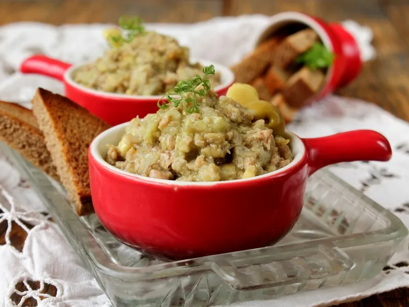 Фото блюда: Cалат с авокадо и печенью трески