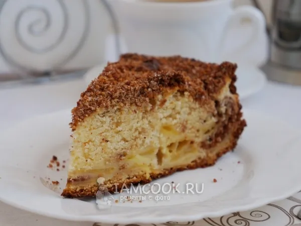 Фото готового блюда: Сметанный яблочный пирог с корицей и миндалем