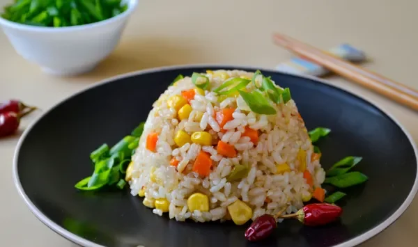 Фото блюда: Жареный рис с овощами по-китайски