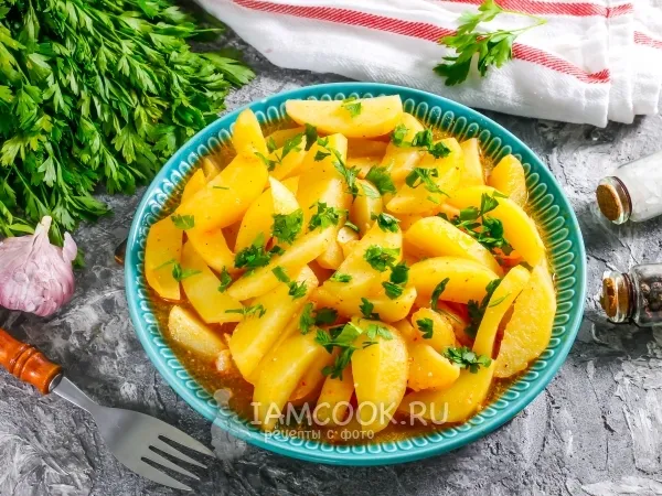 Фото готового блюда: Тушеная картошка в микроволновке