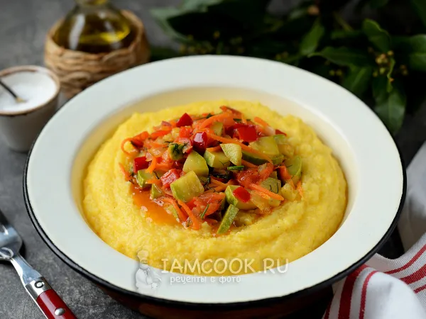 Фото блюда: Кукурузная каша с овощами